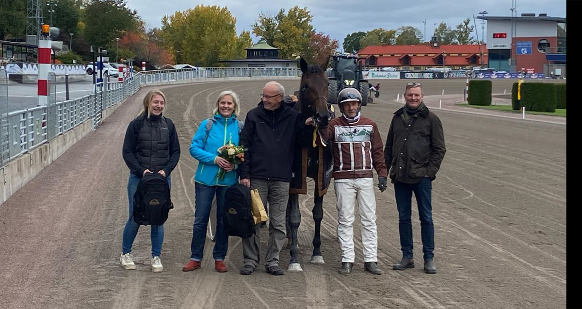 Västerbo Stuteri vann första auktionsloppet!